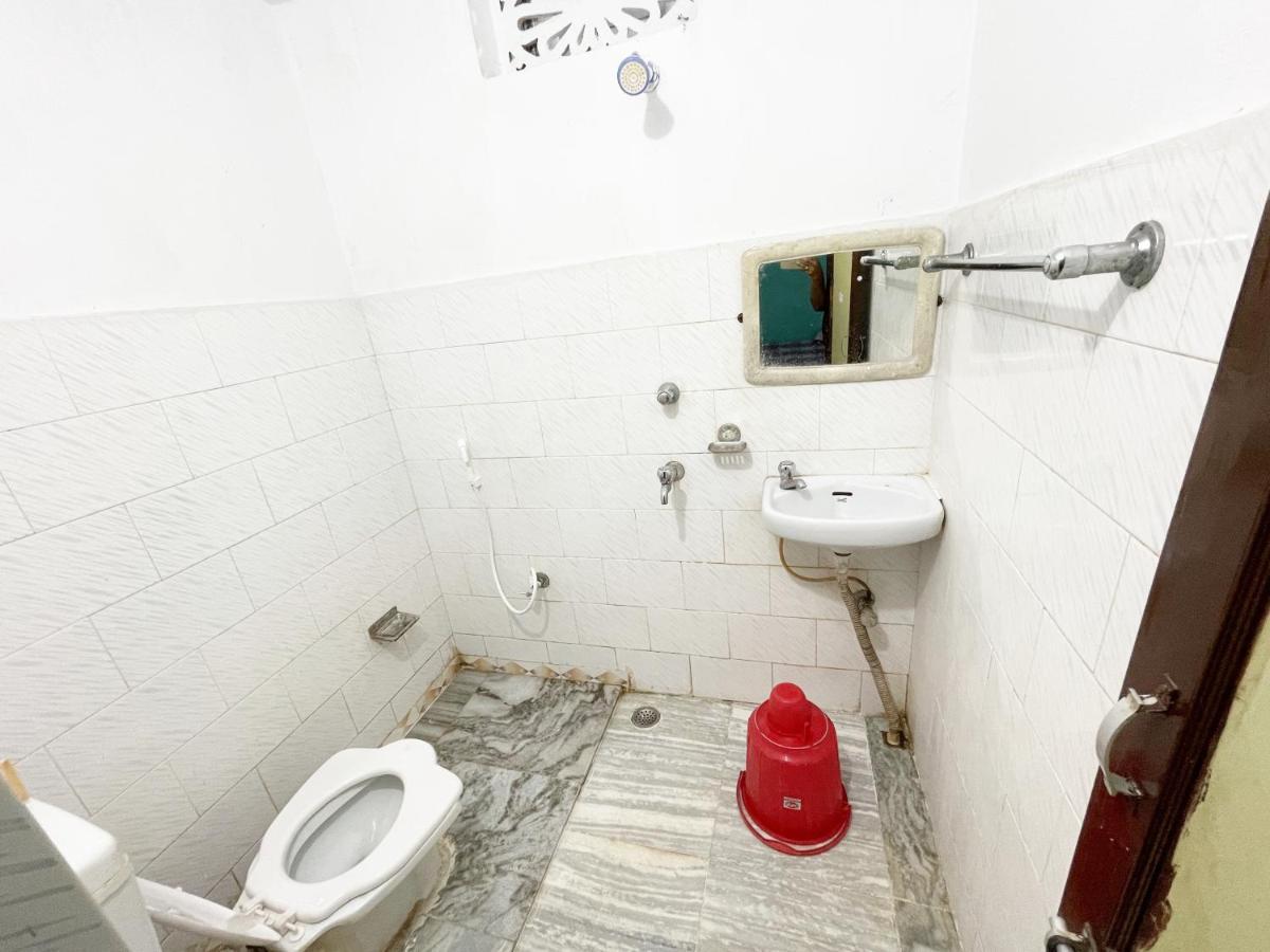 Hotel Radha Krishna Пурі Екстер'єр фото