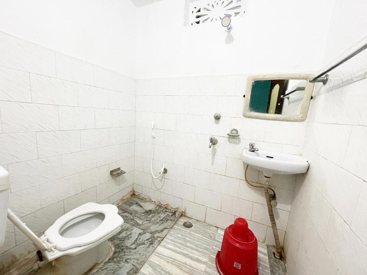 Hotel Radha Krishna Пурі Екстер'єр фото