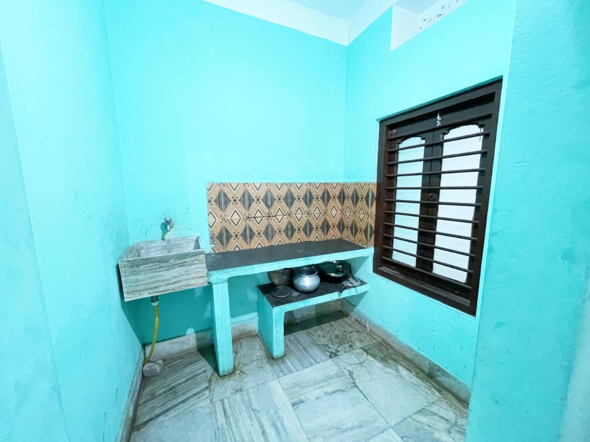 Hotel Radha Krishna Пурі Екстер'єр фото