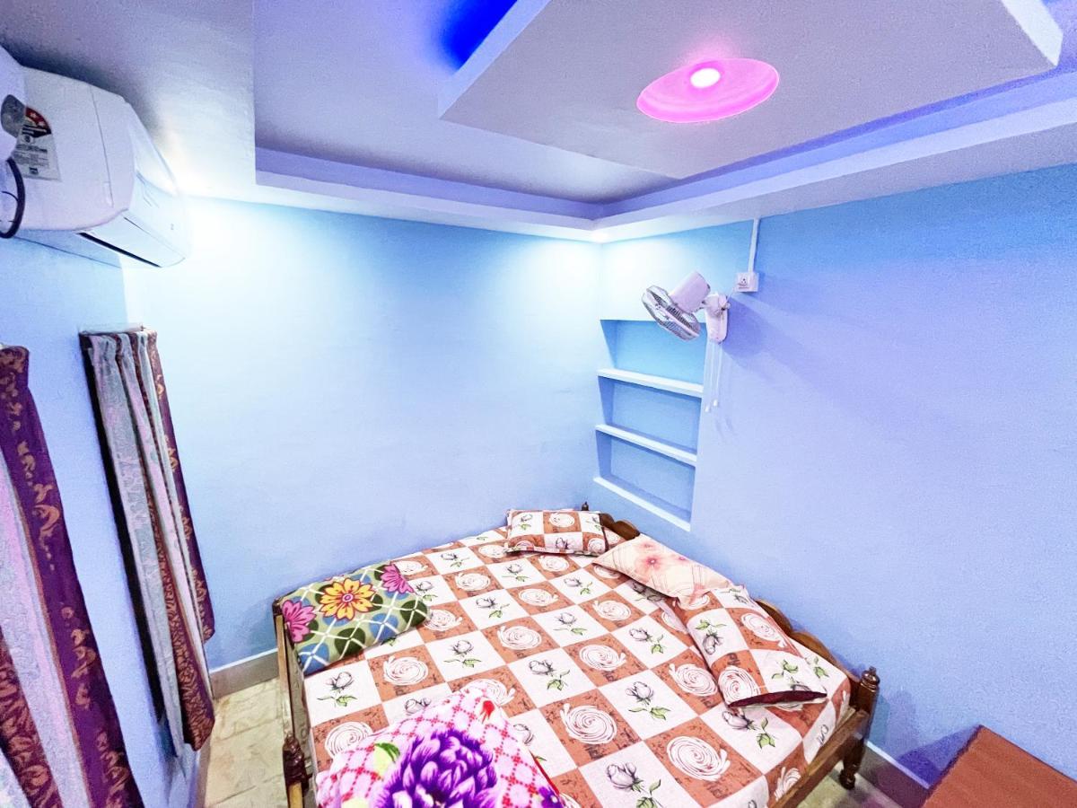 Hotel Radha Krishna Пурі Екстер'єр фото