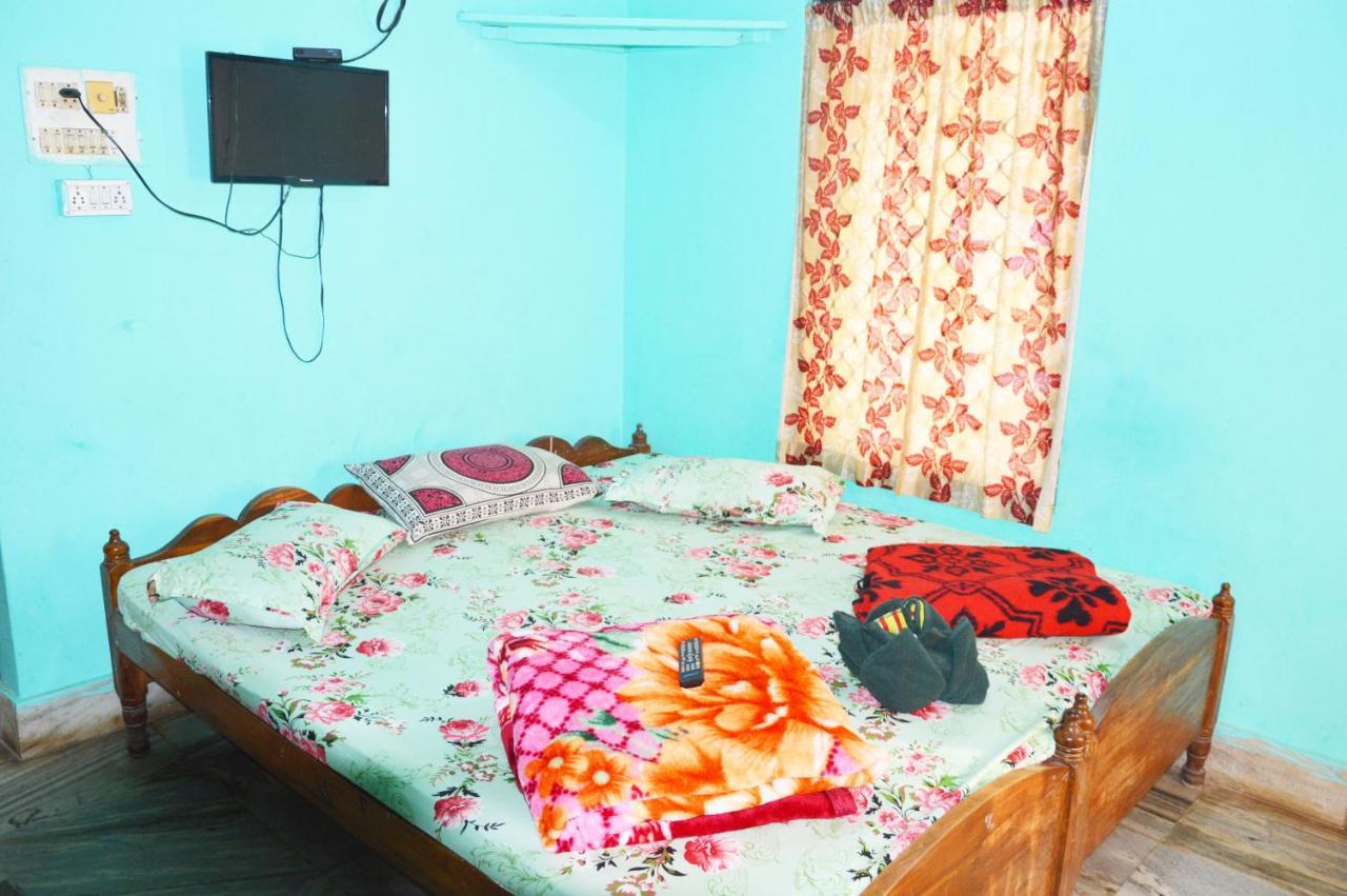Hotel Radha Krishna Пурі Екстер'єр фото