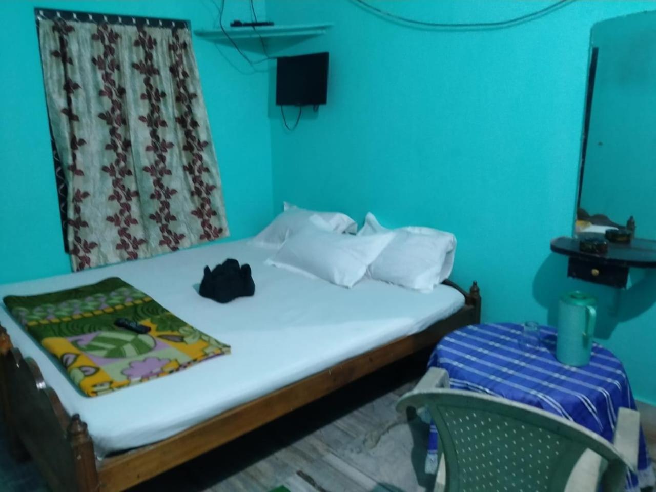 Hotel Radha Krishna Пурі Екстер'єр фото