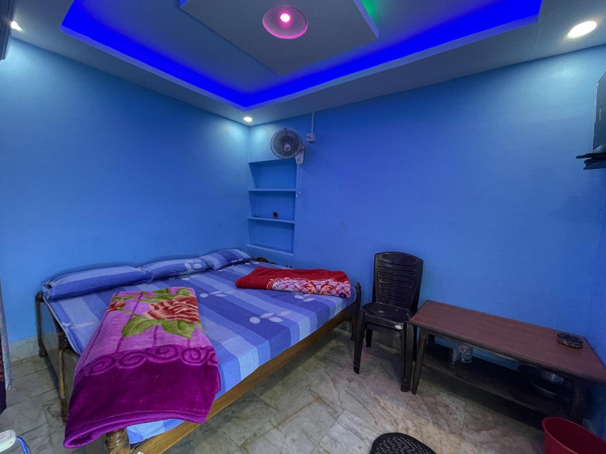 Hotel Radha Krishna Пурі Екстер'єр фото