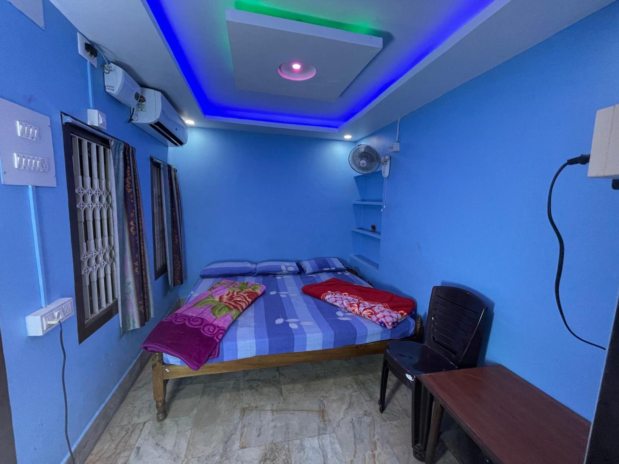 Hotel Radha Krishna Пурі Екстер'єр фото