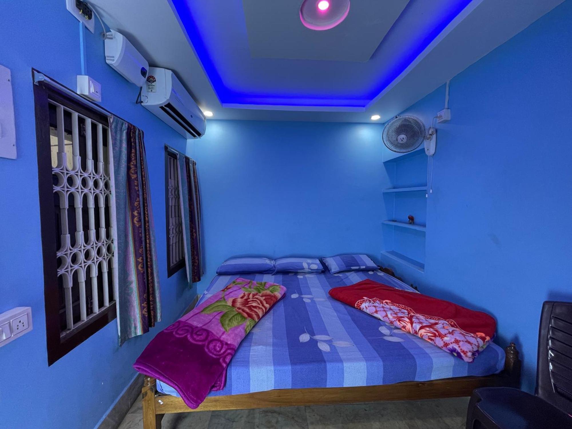 Hotel Radha Krishna Пурі Екстер'єр фото