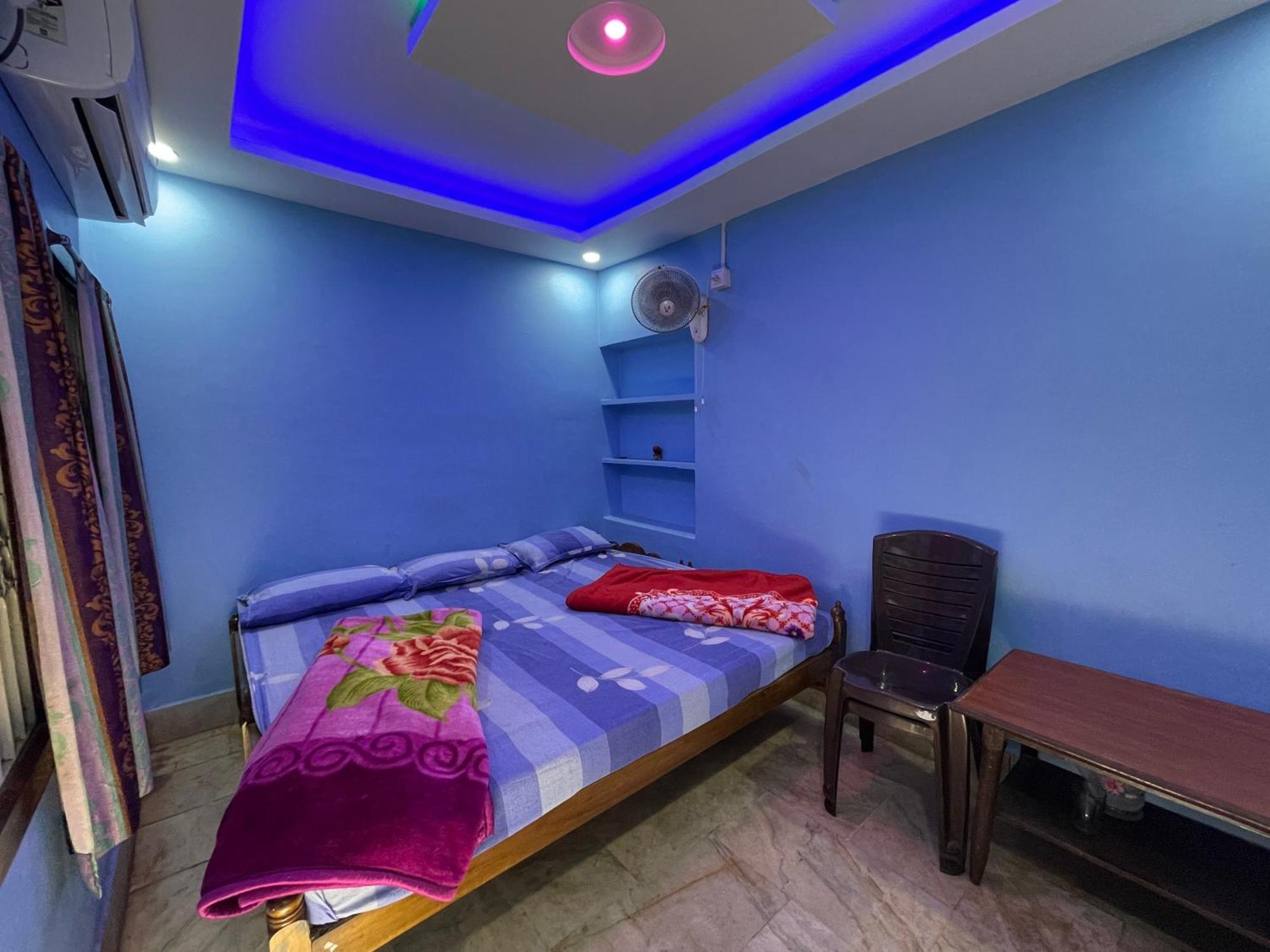 Hotel Radha Krishna Пурі Екстер'єр фото