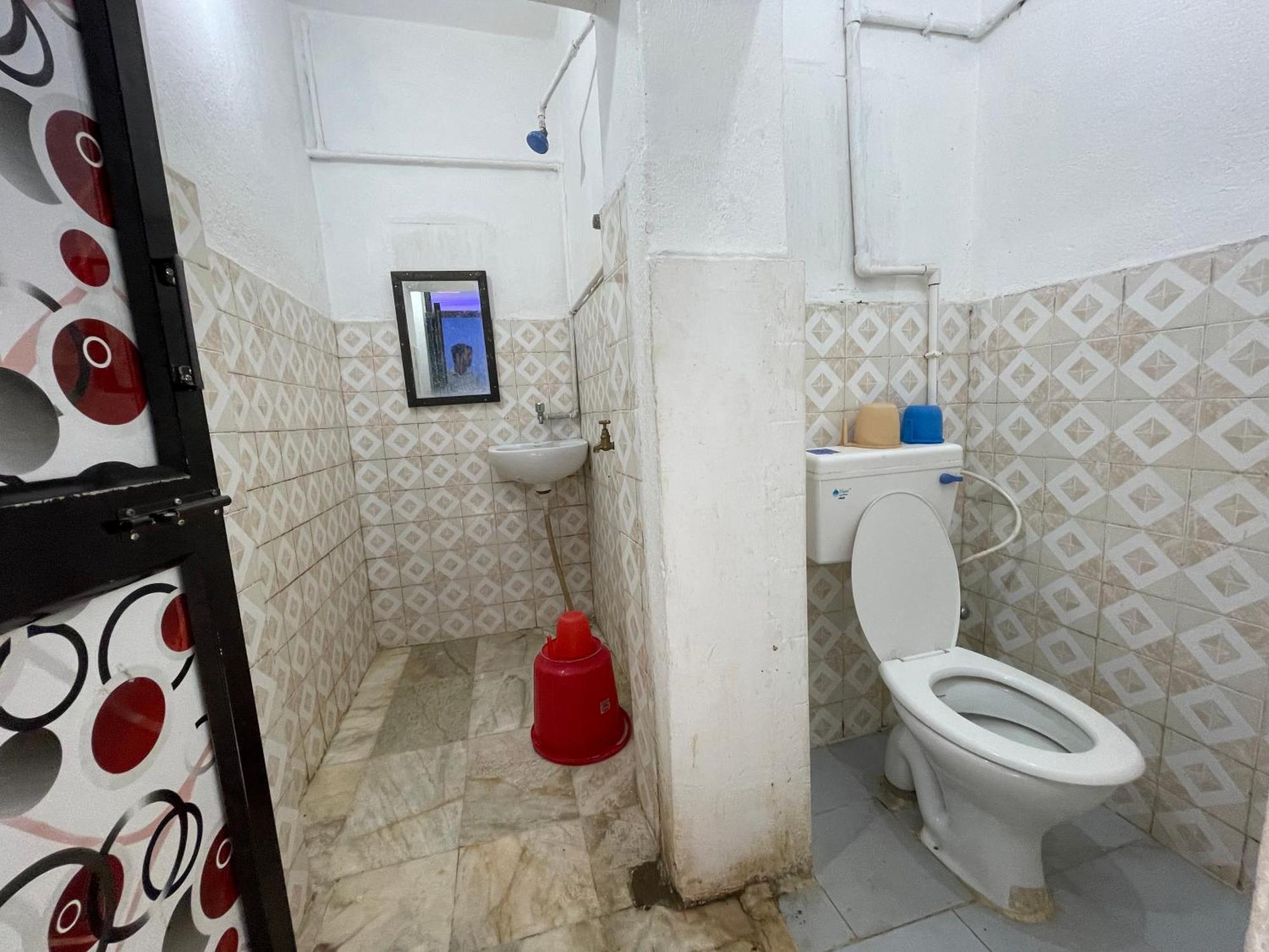 Hotel Radha Krishna Пурі Екстер'єр фото
