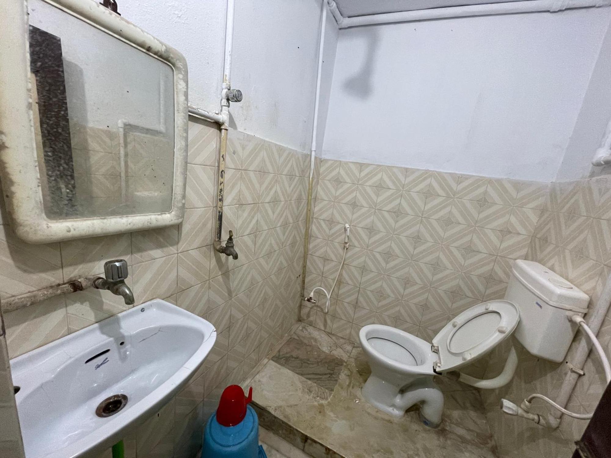 Hotel Radha Krishna Пурі Екстер'єр фото