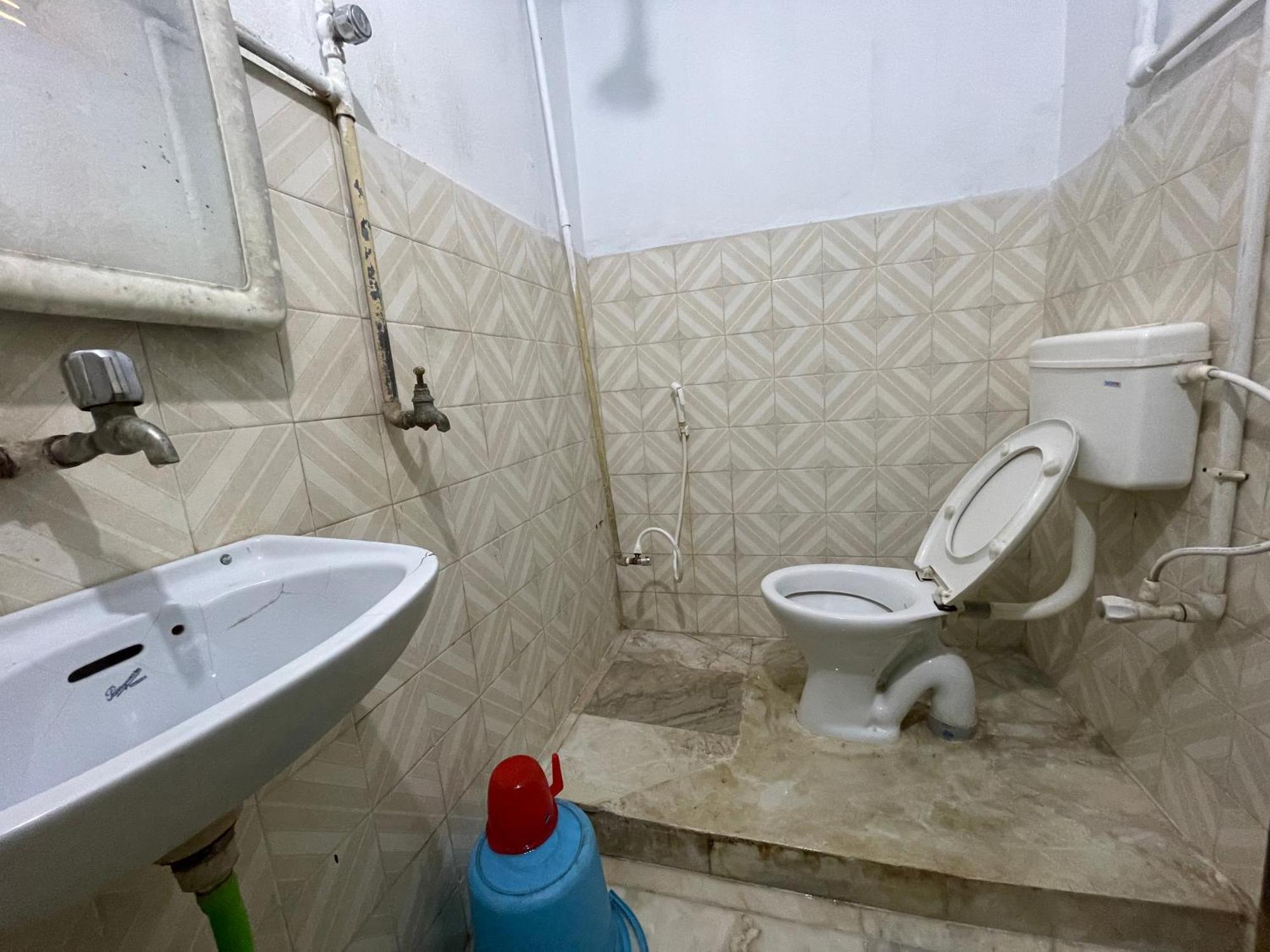 Hotel Radha Krishna Пурі Екстер'єр фото